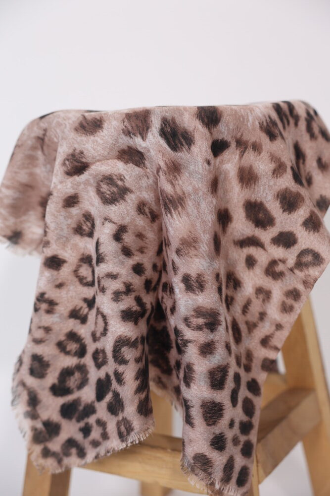 מטפחת מרובעת דגם אמבר - ורוד מעושן