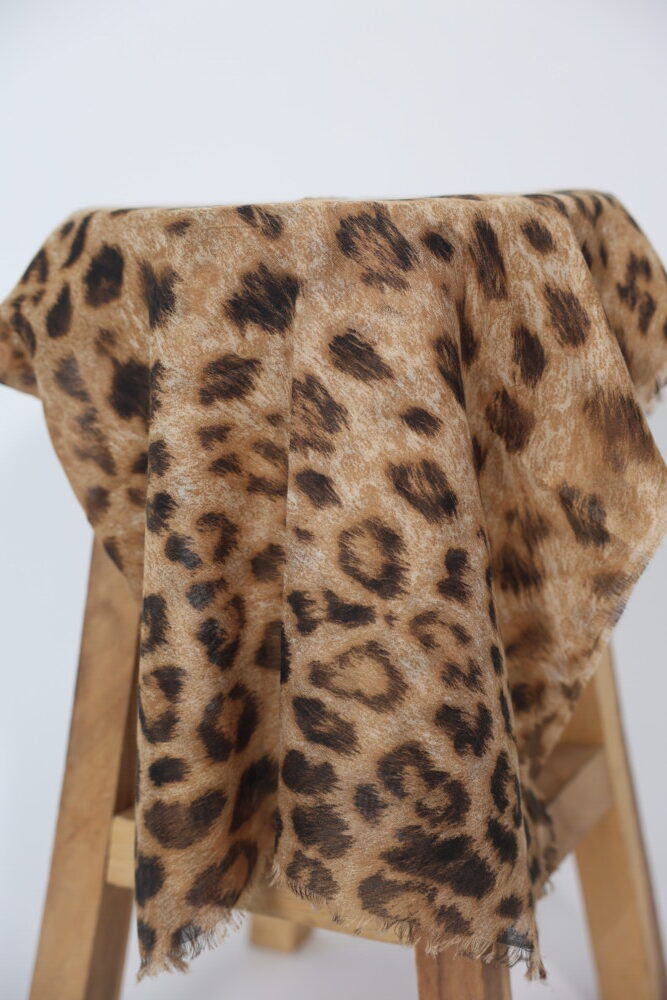 מטפחת מרובעת דגם אמבר - חום כאמל